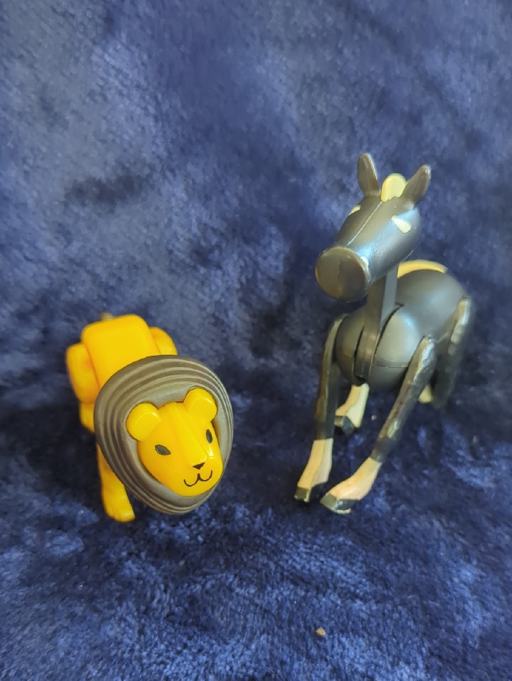 Fisher-Price Little People Yellow Lion & Black Horse